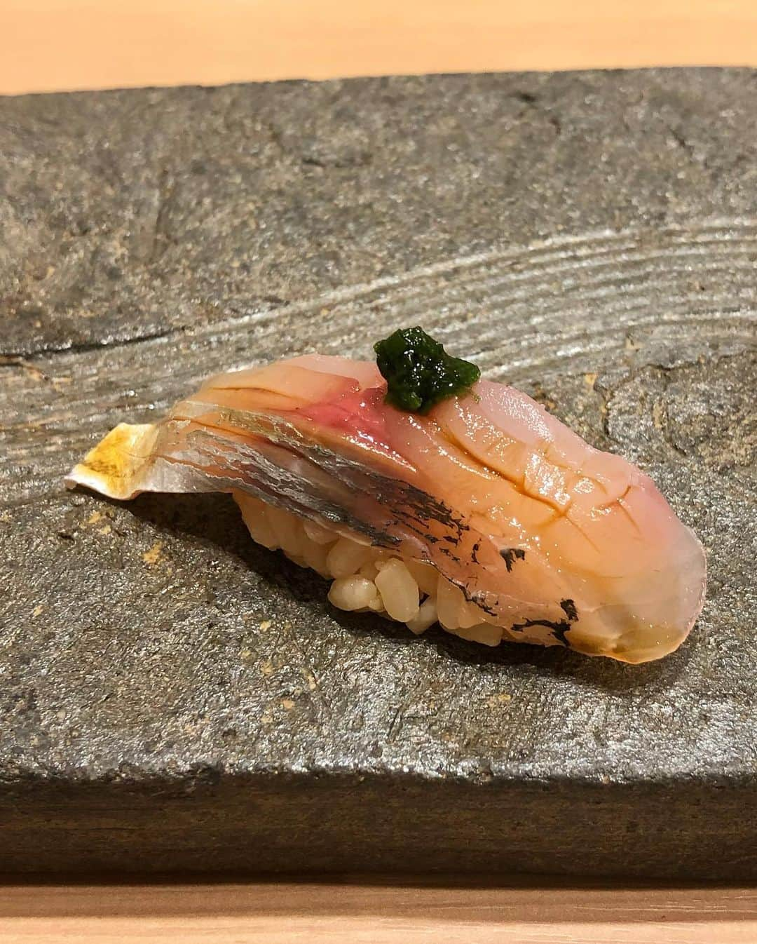 生形由佳さんのインスタグラム写真 - (生形由佳Instagram)「【鮨 青海】青山店に行ってきました🍣  雲丹9種の食べ比べ✨ こんなに贅沢にウニを食べたのは初めて！☺️  前菜やお鮨の握りもとても美味しかった〜🥰 店内も心地の良い空間で幸せなひとときでした☺︎  #青海 #東京グルメ #表参道グルメ #グルメ #ウニ #雲丹 #青山グルメ #ランチコース #鮨 #寿司 #東京 #食べログ #表参道　#ランチ」2月27日 18時26分 - yuka.ub