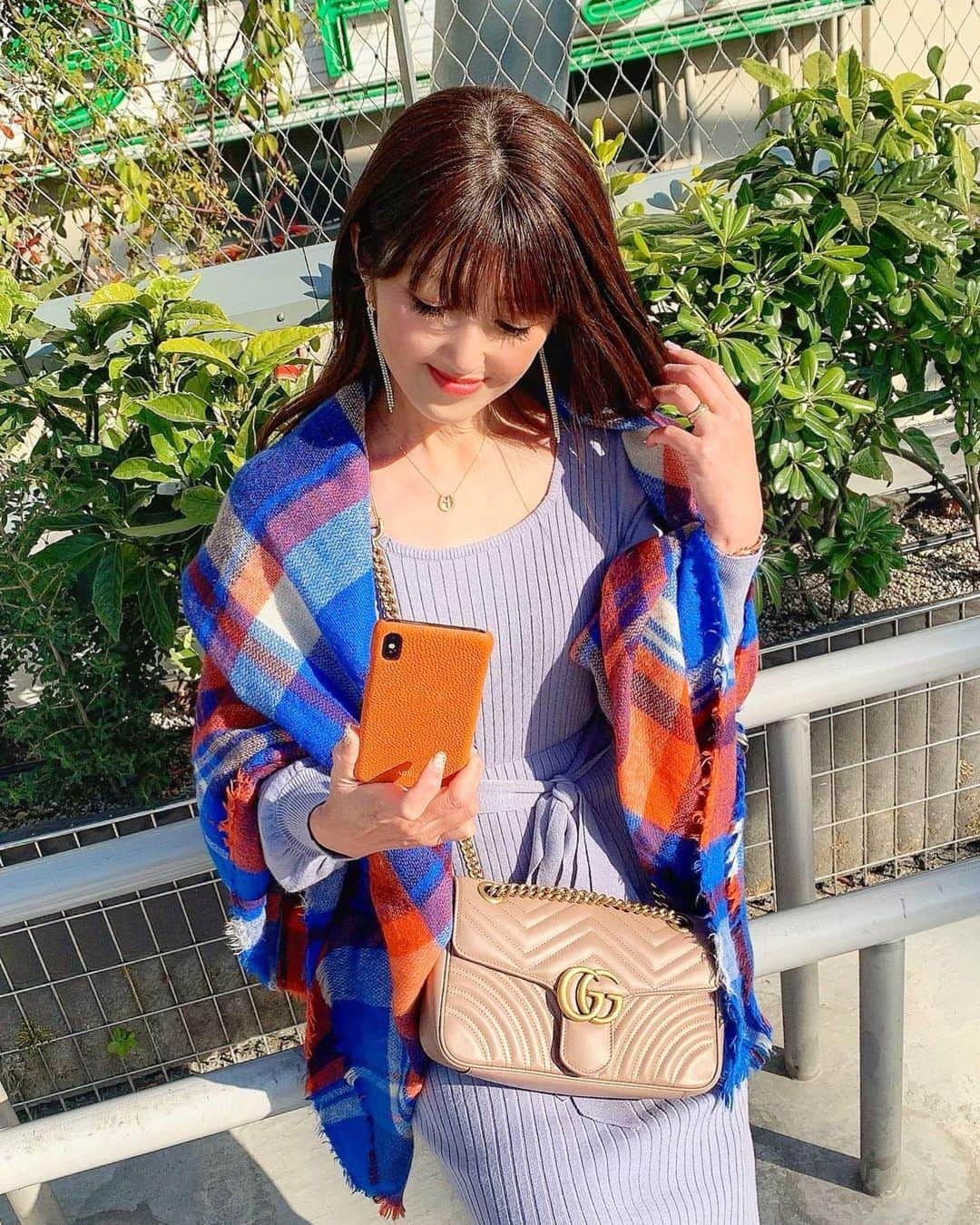 mii_stagramさんのインスタグラム写真 - (mii_stagramInstagram)「🧡🧡🧡   #あなたより美しいブランドはない が コンセプトのiPhoneケースブランド @ladeline_official ꙳★*ﾟ𝐥𝐚𝐝𝐞𝐥𝐢𝐧𝐞꙳★*ﾟ  好きな色♡好きな刻印♡ 自分だけの特別なスマホケースを 持つだけで何だか自然とウキウキ ☆°｡⋆⸜(* ॑꒳ ॑* )⸝  ずっと使っていた水色のケースが 少しくたびれて来たので 今度は春らしいオレンジに🧡  前回の刻印→LOVE 今回の刻印→L♡VE O→♡にチェンジ  「miyuki0419」←コード入力で10%OFF 有効期間▹3月31日迄〆  ✳イベント開催中✳ #LDlovemyself と @ladeline_official をタグ付けして あなただけの L`ADELINEをシェアすると 3,4枚目に載せたティッシュケースを抽選でプレゼントするそうです🎁  📱もお疲れ気味で機種変したいけど もうチョイ頑張ってもらおう💪✨  ･ ｡ 　⭐∴｡　 　　🌟ﾟ･｡  ﾟ💫｡   ✨🌟 💫 　  ･ﾟ⭐｡･  　　　　⭐✨｡·  ⭐･｡🌟･｡✨🌟  ✨🌟  ･ﾟ💫✨°  🌟 ﾟ･｡ 💫 ｡ 　　　　　ﾟ⭐｡ﾟ✨ 🌟  #ladeline #iphoneケース #アイフォンケース #スマホケース #名入れ #pr  #iphone#iphoneカバー #スマホカバー#オリジナル#プレゼント#ギフト#プレゼントキャンペーン #キャンペーン#プレゼント企画  #シンプルコーデ #シンプルファッション#きれいめコーデ#きれいめファッション#きれいめカジュアル #大人可愛い#大人女子#おしゃれさんと繋がりたい #ポートレート#インフルエンサー ୨୧┈┈┈┈┈┈┈┈┈┈┈┈୨୧ ᵗᑋᵃᐢᵏ ᵞᵒᵘ (* ॑꒳ ॑* )💜💛💚💙❤」2月27日 18時28分 - miyuki.0419.karemari