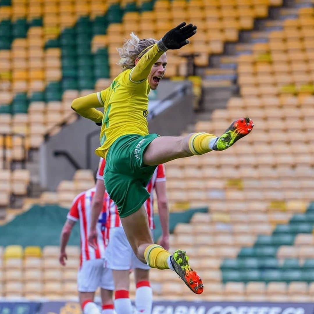 ノリッジ・シティFCさんのインスタグラム写真 - (ノリッジ・シティFCInstagram)「My favourite Todd Cantwell moment is _______ 🤔」2月27日 18時30分 - norwichcityfc