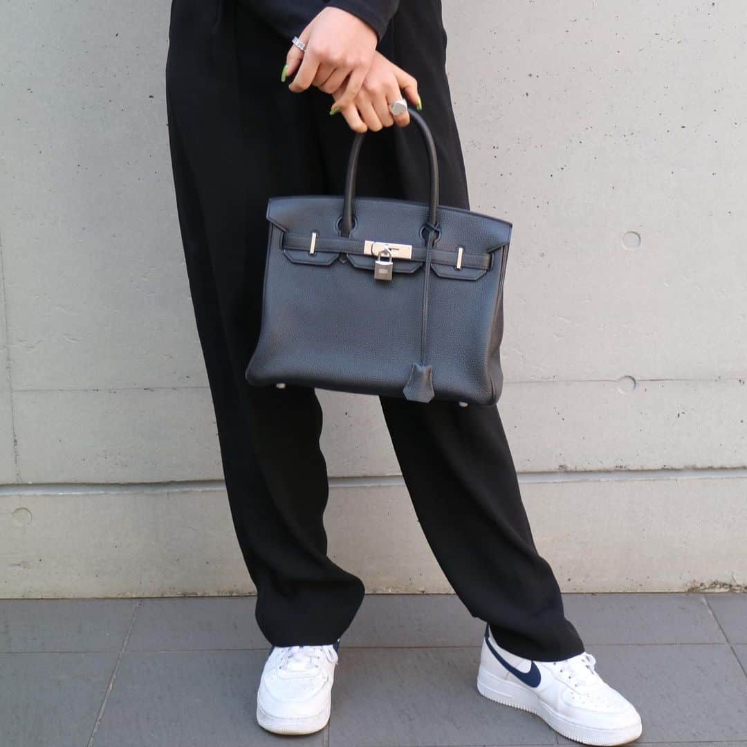 Vintage Brand Boutique AMOREさんのインスタグラム写真 - (Vintage Brand Boutique AMOREInstagram)「Hermes Birkin 30 Togo in Black   Available Online for Purchase  Search Code: HB03824   ✈️Free Shipping Worldwide 📩DM for more info and pricing  ➡️info@amorevintagetokyo.com  #hermesbirkin #AmoreTokyo #hermes」2月27日 18時34分 - amore_tokyo