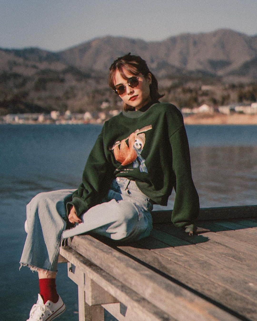 MiracleVellMagicのインスタグラム：「𝒟𝑜𝓃’𝓉 𝓌𝑜𝓇𝓇𝓎, 𝒹𝑜𝓃’𝓉 𝒽𝓊𝓇𝓇𝓎, 𝓀𝑒𝑒𝓅 𝒷𝑒𝒾𝓃𝑔 𝓎𝑜𝓊. ❤︎ 心配しないで、焦らないで、あなたらしくいていいんだよ。  📷: @ayatogram01   #wallflower #slothsweatshirt」