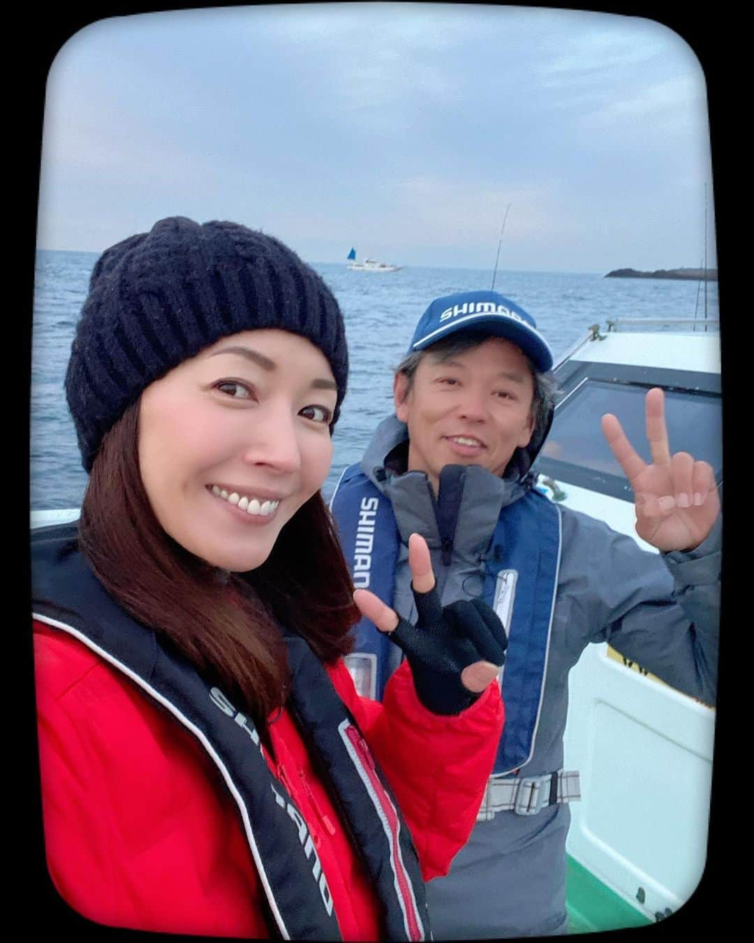 滝沢沙織さんのインスタグラム写真 - (滝沢沙織Instagram)「昨夜アップしたYouTubeでは、カワハギ釣りを松本圭一さんに教えもらいました😊🎣 @keiichi4314  松本さんはいつも釣り方や釣ったお魚の食べ方を沢山教えてくれます😁‼️🐟 もはや釣り師匠です（笑） この日の船宿さんは、一義丸さんで @kazuyoshi.maru  沢山釣れるポイントに連れて行ってくれるんです〜🎣✨ 松本さんも一義丸さんも最強🎣なので、もはや釣れるでしかないですよねっ😁‼️✨（笑） いつもありがとうございます💖 #滝沢沙織 #松本圭一 @keiichi4314  #釣り師匠 #一義丸 @kazuyoshi.maru  #カワハギ #カワハギ釣り #天気が最高」2月27日 18時58分 - saori_takizawa.official