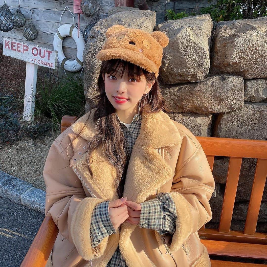 神田萌衣のインスタグラム：「﻿ 最近色々と頑張ったのでご褒美に大好きなユニバへ🌍🔥﻿ ﻿ ﻿ マリオパーク行きました。異世界でした。﻿ ﻿ 今日はティムさんコーデ🧸﻿ ﻿ ﻿ ﻿ tiktok上がってるので観てねん☝🏻🔥﻿ ﻿ ﻿ ﻿ #usj #ユニバ #ティム #ティムコーデ」