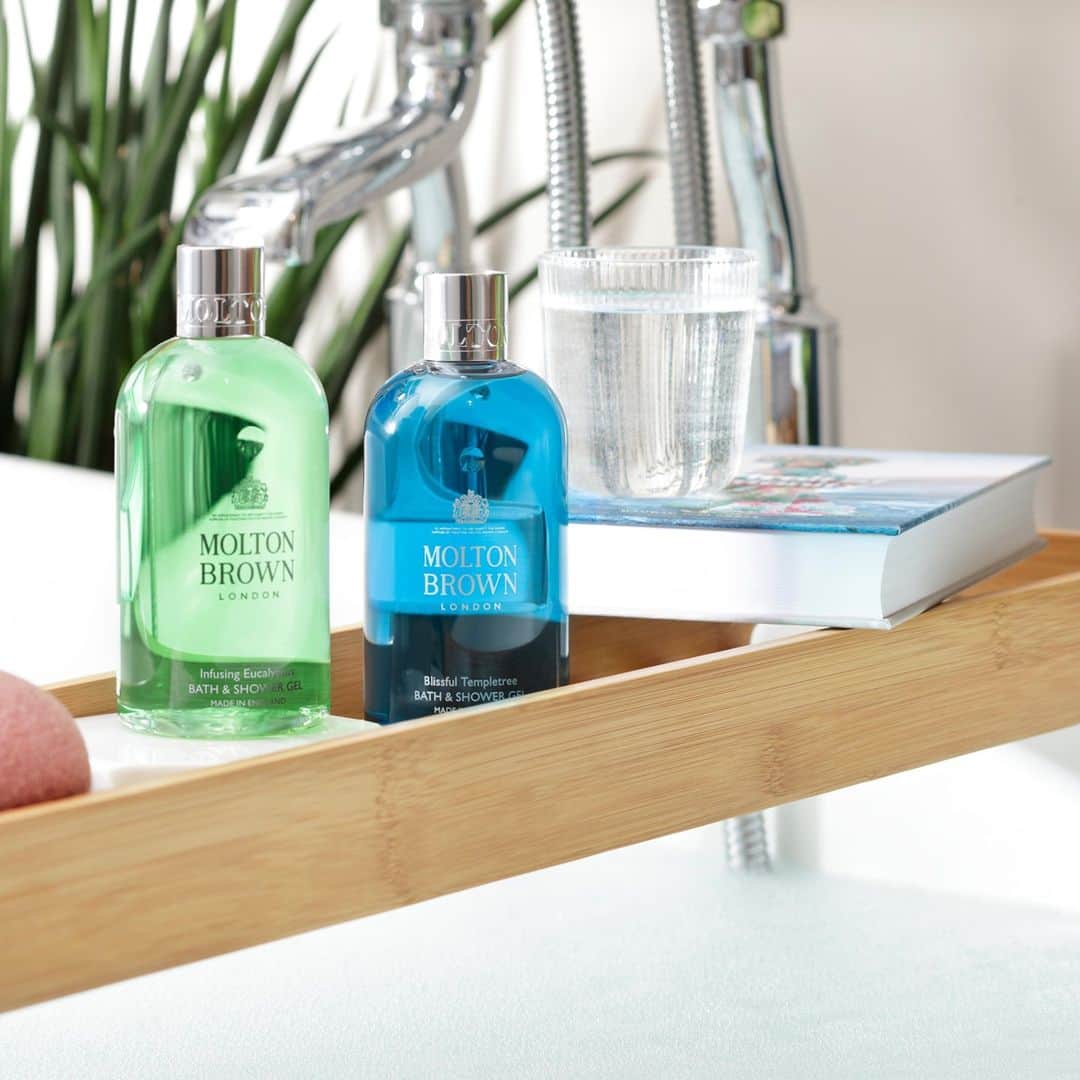 モルトンブラウンのインスタグラム：「Lift the spirits this weekend with our Infusing Eucalyptus Bath & Shower Gel, an invigorating and fresh scent. Or, for a more restorative soak, add award-winning Blissful Templetree to your weekend bath.」