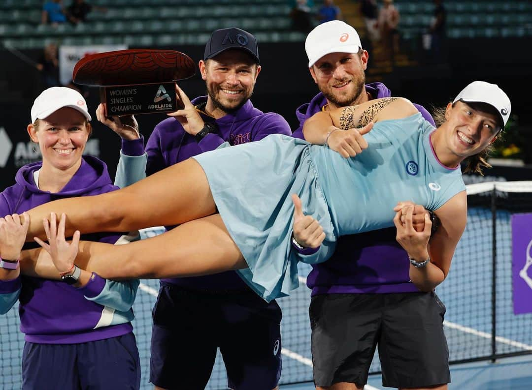 WTA（女子テニス協会）さんのインスタグラム写真 - (WTA（女子テニス協会）Instagram)「2️⃣nd career title 🏆 @iga.swiatek is the @adelaideinternational singles champion!」2月27日 19時05分 - wta