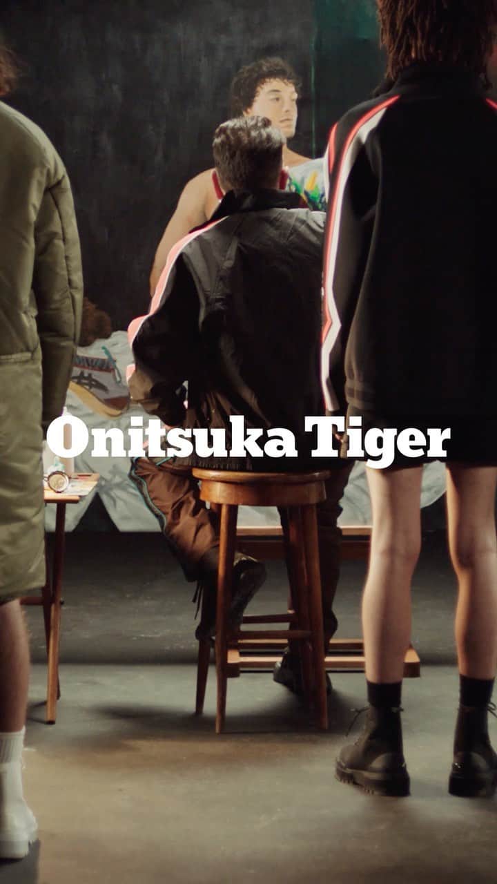 Onitsuka Tigerのインスタグラム：「"UNFASHIONSHOW", The #OnitsukaTigerAW21 Collection by @andrea_pompilio This collection, which was unveiled during the Milan Fashion Week, was inspired by the majestic nature of the towering Himalayas in winter and the trekking and hiking boom of the 1970s.   The released film, collaborated with the next generation of artists based on Milan—music artist @myss.keta, dancer @gabesposito, and urban artist @ozmone —is filled with a vibrant energy.   #OnitsukaTiger #MFW #MilanoFashionWeek @cameramoda」