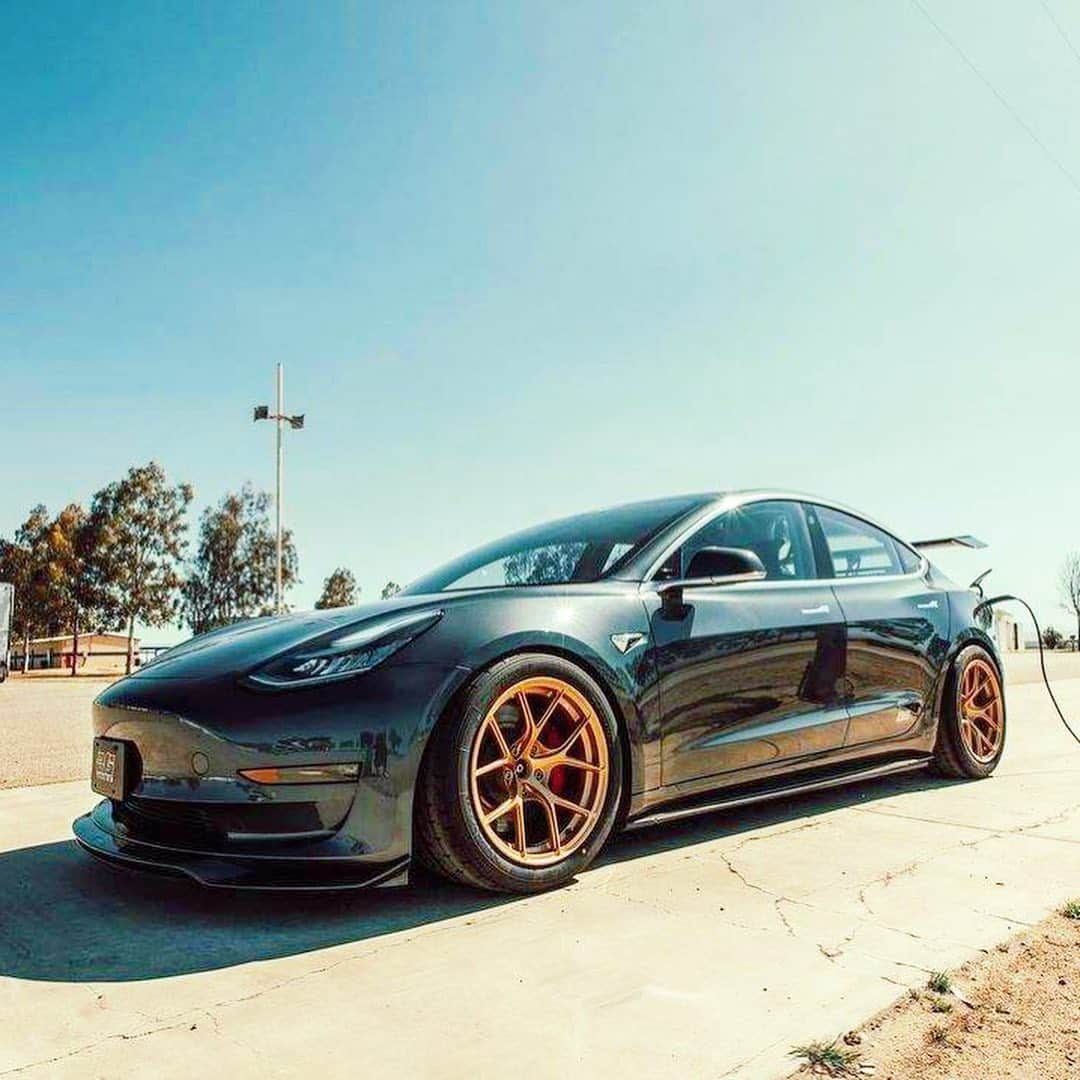 Spirits Artisanさんのインスタグラム写真 - (Spirits ArtisanInstagram)「TESLA Model 3 @duspeed  @evstuning @titan7wheels @daiyoshihara @turn14 @toyotires Tuned by @evasivemotorsports  Bodykit：Artisan spirits/// Sportsline blacklabel  www.artisanspirits.co.jp #artisanspirits #artisan #アーティシャンスピリッツ #アーティシャン #blacklabel  #tesla #teslamotors #teslamodel3 #model3 #ev #electriccar #teslaclub #teslamotorsclub #evasivemotorsports  #butlertire #jworksunlimited #premierautowerkz #suvproject #kanooperformance #car_life_staff #トラウム #車庫小舗 #nigeljdmparts #advancedautoperformance  #ottoautoservice #mr__lexus #jackspna #evstuning」2月27日 19時15分 - artisan_spirits