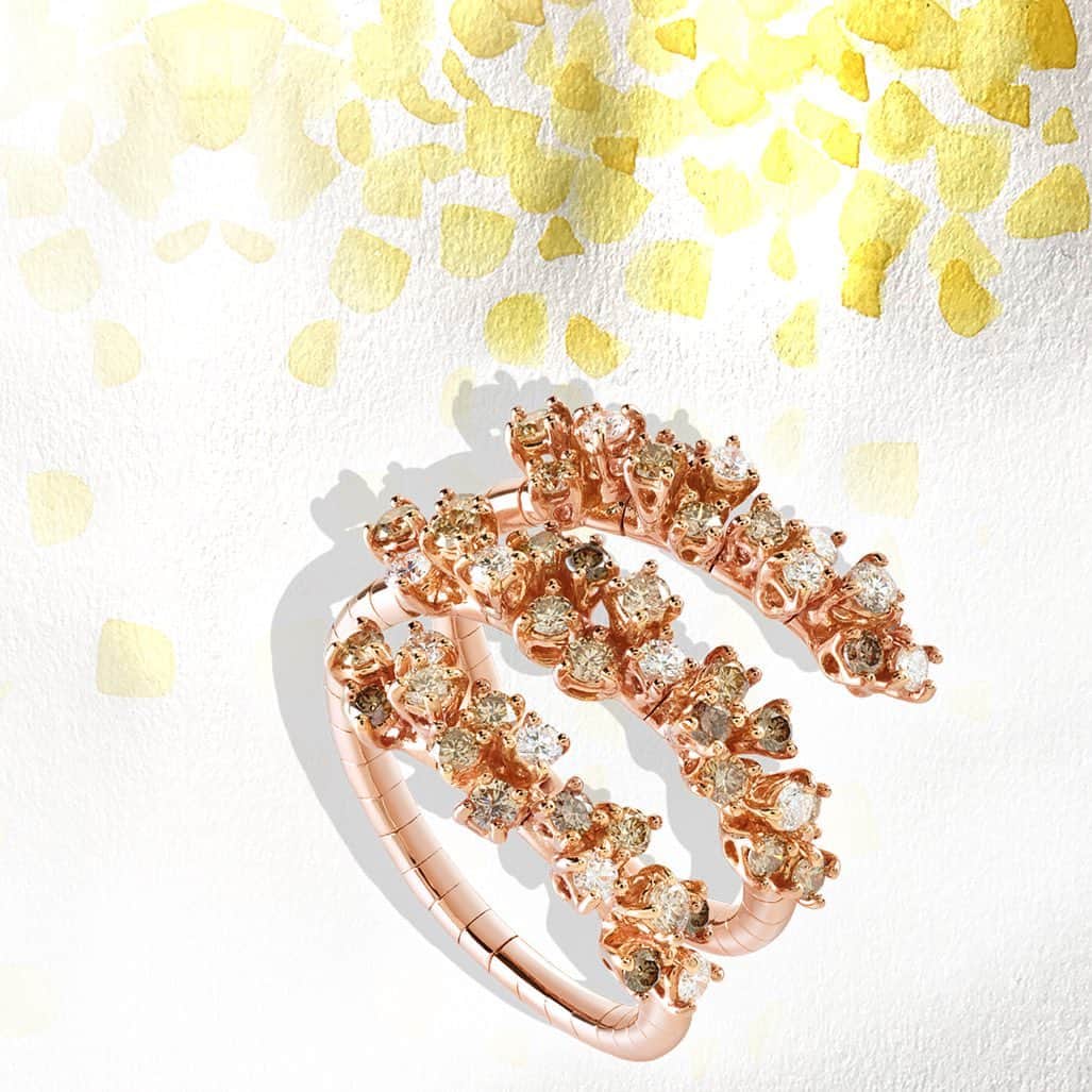 ダミアーニのインスタグラム：「Express your femininity with a precious #DamianiMimosa ring in rose gold and diamonds!   #Damiani #Handmade #MadeInItaly」
