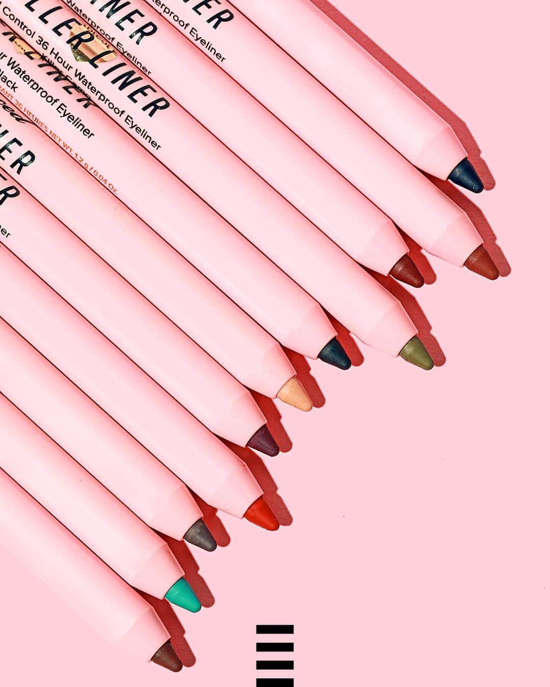 のインスタグラム：「Une formule ultra crémeuse dont vous ne pourrez plus vous passer 👀 Disponibles en 11 teintes, les nouveaux eyeliner gel KILLER LINER @toofacedlovesfrance accompagnerons à merveille tout vos looks ❤️ Sans transferts, sans résidus, résistent à l'eau, tenue 36H!  Uniquement chez SEPHORA. #SephoraFrance #SephoraLovesTooFaced」