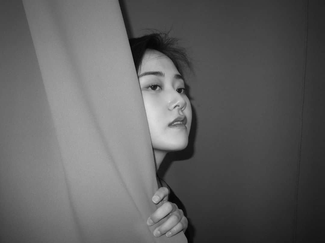 ガユンのインスタグラム：「👀」