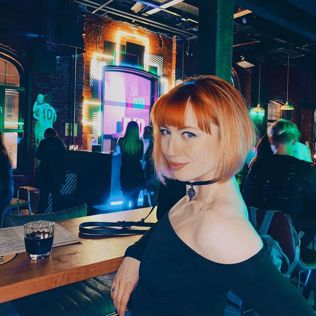 ティファニー・ザホースキのインスタグラム：「Какие планы на сегодня? 😏」