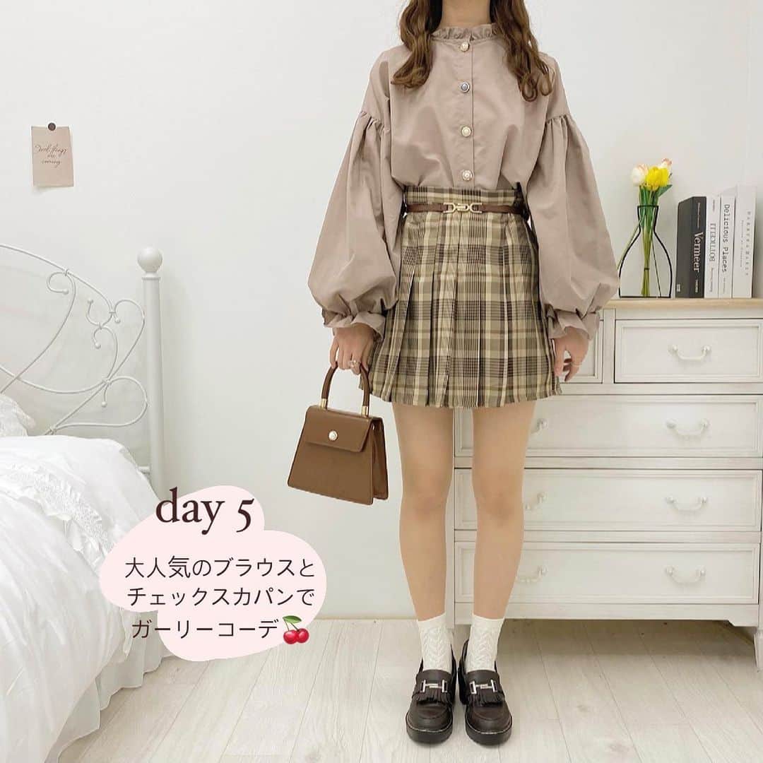 apres jour(アプレジュール) さんのインスタグラム写真 - (apres jour(アプレジュール) Instagram)「【new arrival♡】発売中˖⋆﻿ ﻿ ﻿ 【8アイテムで着回し❤︎一週間コーデ📣💫】﻿ 新作の #ハンティングジャケット や﻿ 大人気の#袖ボリュームトレンチコート　﻿ を使った春コーデを紹介♡﻿ ﻿ アイテムの詳細は商品のタグ付けから﻿ チェックできます❤︎﻿ ぜひ参考にしてね🍒﻿ ﻿ ﻿ こちらの画像はインスタ用に加工しておりますので、カラーの雰囲気が実際の商品と異なる場合がございます。﻿ 商品ページにてカラーのご確認をお願い致します。﻿ ﻿ #ZOZOでしか買えない﻿ #apresjour﻿ #アプレ部」2月27日 20時24分 - apres_jour