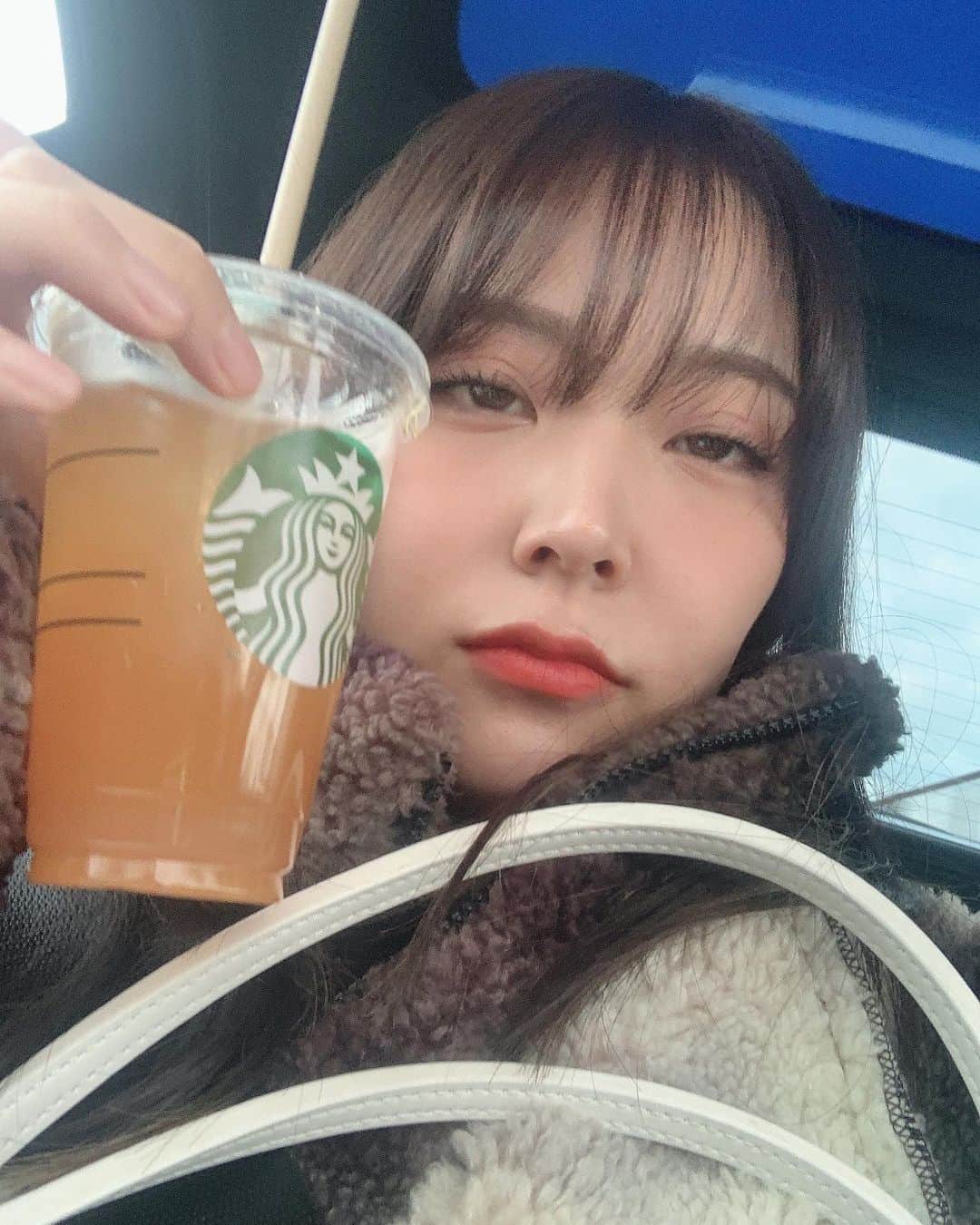 白間美瑠さんのインスタグラム写真 - (白間美瑠Instagram)「珍しく、、ゆずシトラスティー😝 うまい！うまい！うまい！！」2月28日 7時18分 - shiro36run