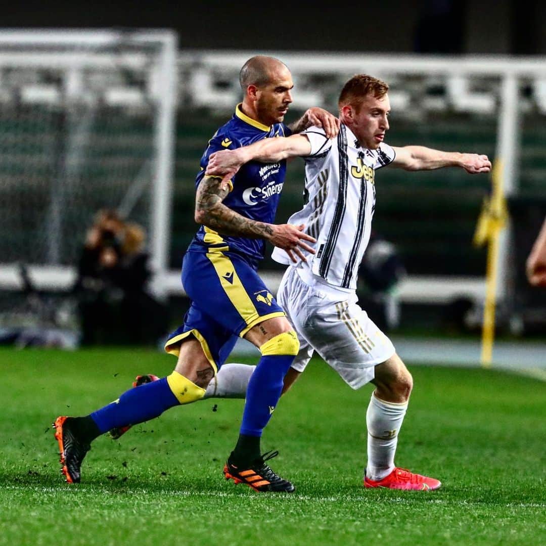 エラス・ヴェローナFCのインスタグラム：「Oltre il 90’.  #DAIVERONA #VeronaJuve #SerieATIM」