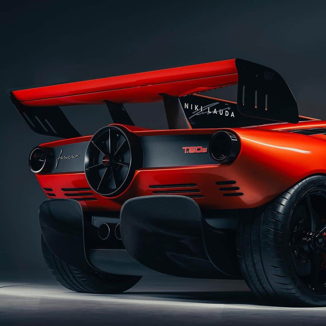 HYPEBEASTさんのインスタグラム写真 - (HYPEBEASTInstagram)「@hypebeastcarclub: Gordon Murray of @mclarenauto F1 design fame and his eponymous brand @gordonmurrayautomotive have revealed a new take on the T.50 hypercar, dubbed the T.50s “Niki Lauda.” The highly-limited track-ready supercar is equipped with a V12 capable of 725 HP and features redesigned engine upgrades and ultra-lightweight carbon fiber throughout the body. The car will set you back at a whopping $4.2m USD. Click the link in bio for more info.⁠⁠ Photo: Gordon Murray Automotive」2月28日 6時20分 - hypebeast