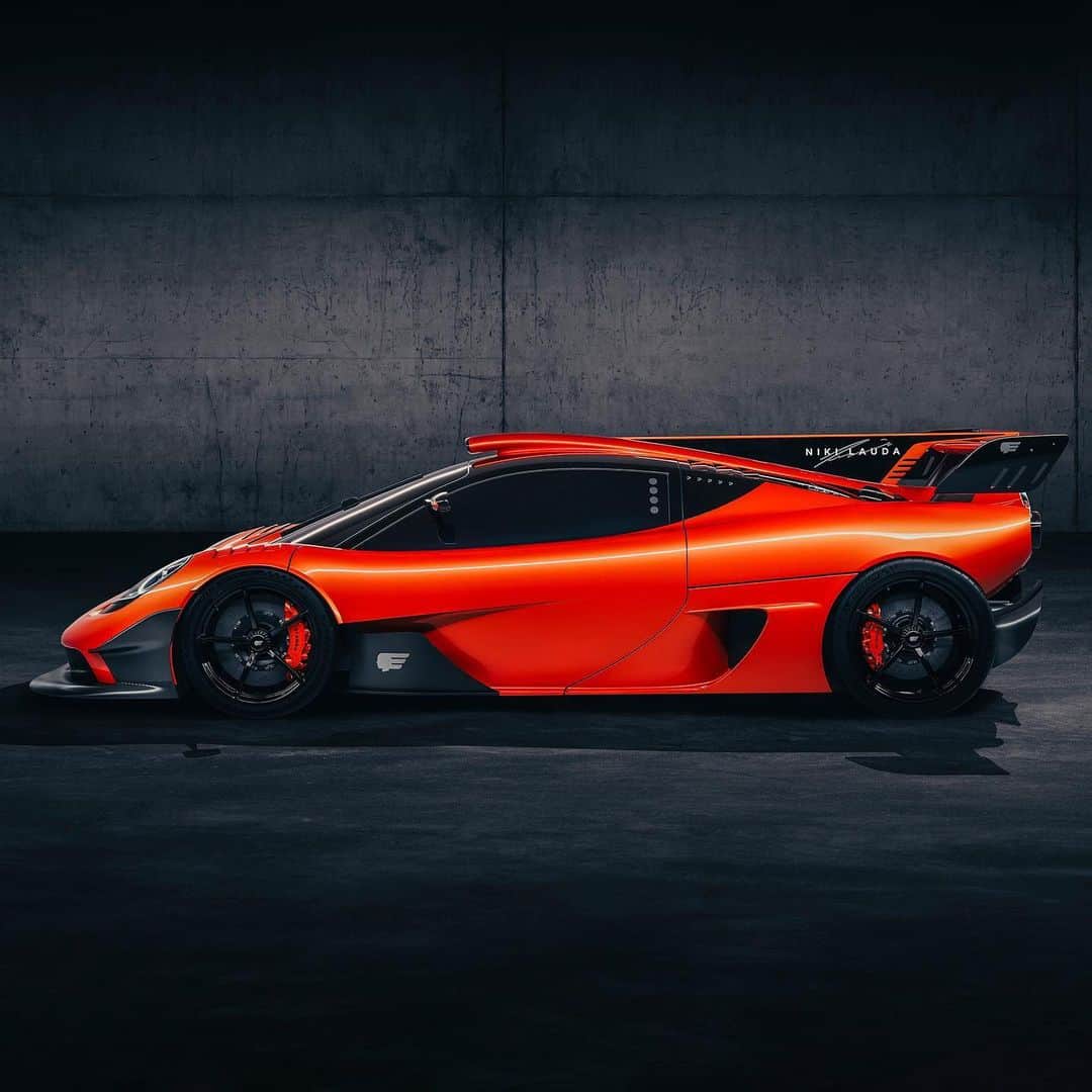 HYPEBEASTさんのインスタグラム写真 - (HYPEBEASTInstagram)「@hypebeastcarclub: Gordon Murray of @mclarenauto F1 design fame and his eponymous brand @gordonmurrayautomotive have revealed a new take on the T.50 hypercar, dubbed the T.50s “Niki Lauda.” The highly-limited track-ready supercar is equipped with a V12 capable of 725 HP and features redesigned engine upgrades and ultra-lightweight carbon fiber throughout the body. The car will set you back at a whopping $4.2m USD. Click the link in bio for more info.⁠⁠ Photo: Gordon Murray Automotive」2月28日 6時20分 - hypebeast