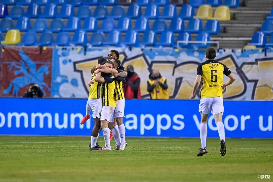 フィテッセさんのインスタグラム写真 - (フィテッセInstagram)「Wat een heerlijke overwinning 😍  ➕3️⃣ hele belangrijke punten   #Vitesse #vitvvv #WijVoorJullieJullieVoorOns」2月28日 6時23分 - mijnvitesse