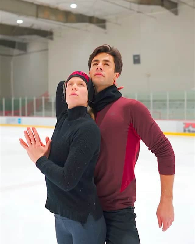 アンドリュー・ポジェのインスタグラム：「Pourquoi je vis, pourquoi, je meurs?  Pourquoi je ris, pourquoi je pleure?   Why am I living, why am I dying?  Why am I laughing, why am I crying?   __⛸ @ka2sh @apoje __🎥 Jordan @oniceperspectives  __🎵 S.O.S. d'un terrien en détresse @danielbalavoine  🎤 Dimash Kudaibergen @kudaibergenov.dimash   ❄️ #danielbalavoine #kaitlynweaver #andrewpoje #icedancing #oniceperspectives #iceskating #figureskating #iceskate #figureskate #iceskater #figureskater #icerink #icedance #patinage #patinaje #patinadores #pattinaggio #patinajeartistico #patinageartistique #pattinaggioartistico #patinajesobrehielo #フィギュアスケート #피겨스케이팅 #фигурноекатание」