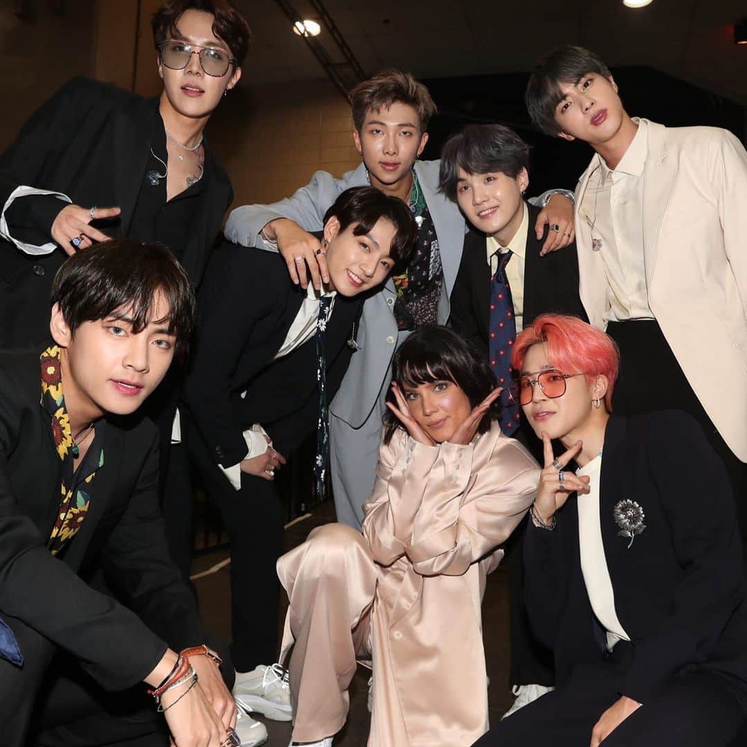 Teen Vogueさんのインスタグラム写真 - (Teen VogueInstagram)「Halsey is standing up for her friends and collaborators BTS after they faced "irresponsible and disgusting" racist comments from a German radio host. But as @goawaywithjae unpacks at the link in bio, these recent comments about BTS are part of a larger problem and reflective of an ongoing rise in hate crimes against the Asian community.」2月28日 6時45分 - teenvogue