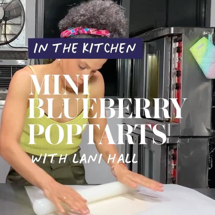 freepeopleのインスタグラム：「Pop Tart but make it fancy. We joined @lanihalliday in the kitchen to show us her elevated take on the Mini Blueberry Pop Tart. Link in bio to learn the recipe.」