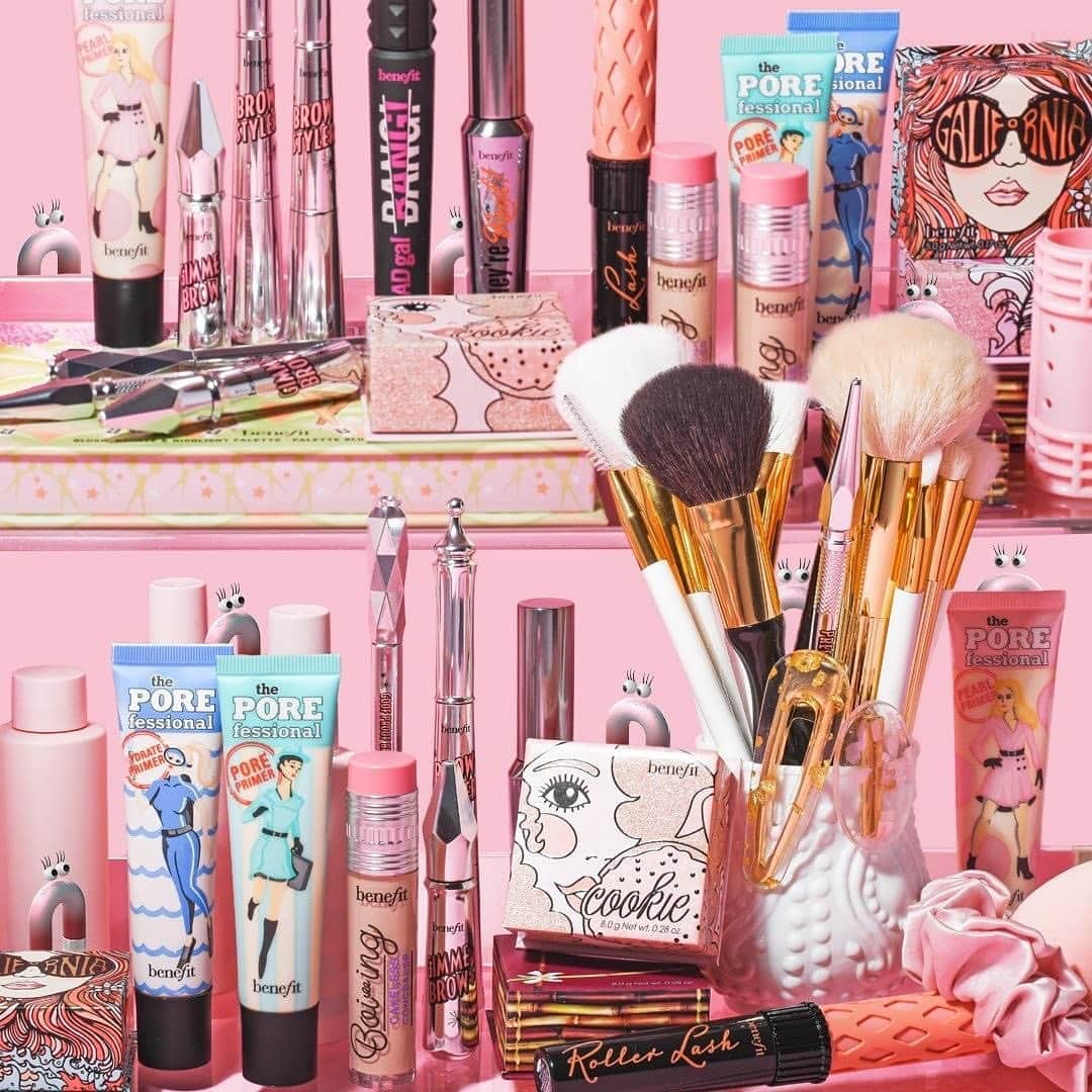 Benefit Cosmeticsさんのインスタグラム写真 - (Benefit CosmeticsInstagram)「How many MAGNETS can you spot?! Count them all and you could WIN our NEW #theyrerealmagnet mascara! 👇⚡️ #benefit」2月28日 6時48分 - benefitcosmetics