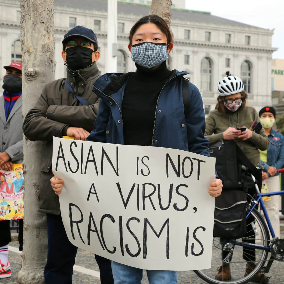 ニューヨーク・タイムズさんのインスタグラム写真 - (ニューヨーク・タイムズInstagram)「In the past year, researchers and activist groups have tallied thousands of racist incidents against Asian-Americans, a surge in hate that they link to former President Trump’s repeated references to the coronavirus as the “China virus.”⁣ ⁣ One of the latest, captured on video, was watched with horror around the world. Vicha Ratanapakdee, an 84-year-old retired auditor from Thailand, was violently slammed to the ground by a man who charged into him at full speed during a morning walk in San Francisco in late January, and died of a brain hemorrhage two days later.⁣ ⁣ Vicha’s killing spurred a campaign to raise awareness by many prominent Asian-Americans who took to the internet using the hashtags #JusticeForVicha and #StopAsianHate.⁣ ⁣ At a time when demands for racial justice have rocked a demographically evolving nation, the killing of Vicha was notable for the galvanizing anger that it brought to a diverse group of Asian ethnicities that encompasses people of Chinese, Japanese, Korean, South Asian and Southeast Asian heritage. The killing of a Thai man in America has given voice to a united community under the umbrella of an Asian-American identity.⁣ ⁣ Tap the link in our bio to read the story. @jimwilson125 took this photo ataAn anti-hate rally outside the San Francisco civic center this month.」2月28日 7時00分 - nytimes