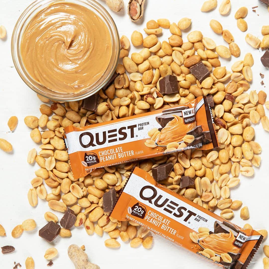 questnutritionさんのインスタグラム写真 - (questnutritionInstagram)「This is Chocolate Peanut Butter #QuestBar, have you met? 🤝 • This indulgent duo has 20g protein, 5g net carbs, 1g sugar & 13g fiber. 🥜🍫」2月28日 7時01分 - questnutrition