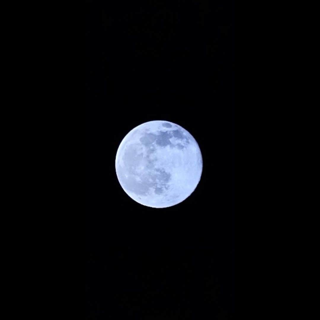 木村拓哉さんのインスタグラム写真 - (木村拓哉Instagram)「﻿ ﻿ 「スノームーン‼︎﻿ ﻿ 皆んなの空に輝く月‼︎」﻿ ﻿ STAYSAFE‼︎﻿ ﻿ 拓哉﻿ #木村拓哉#TakuyaKimura」2月27日 22時26分 - takuya.kimura_tak