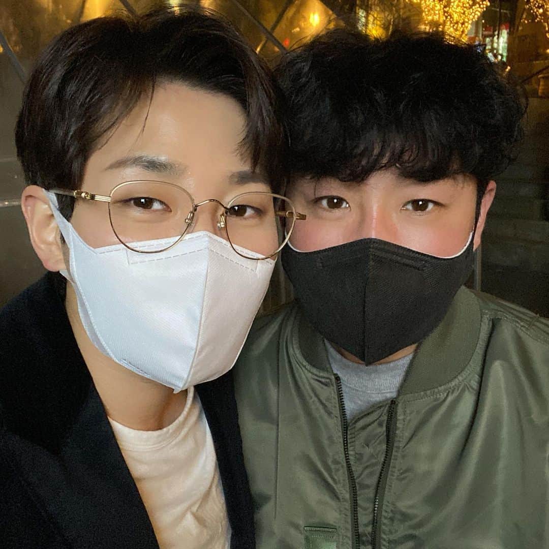 イ・ヒョンドのインスタグラム：「오랜만에 만나서  조촐한 저녁식사」