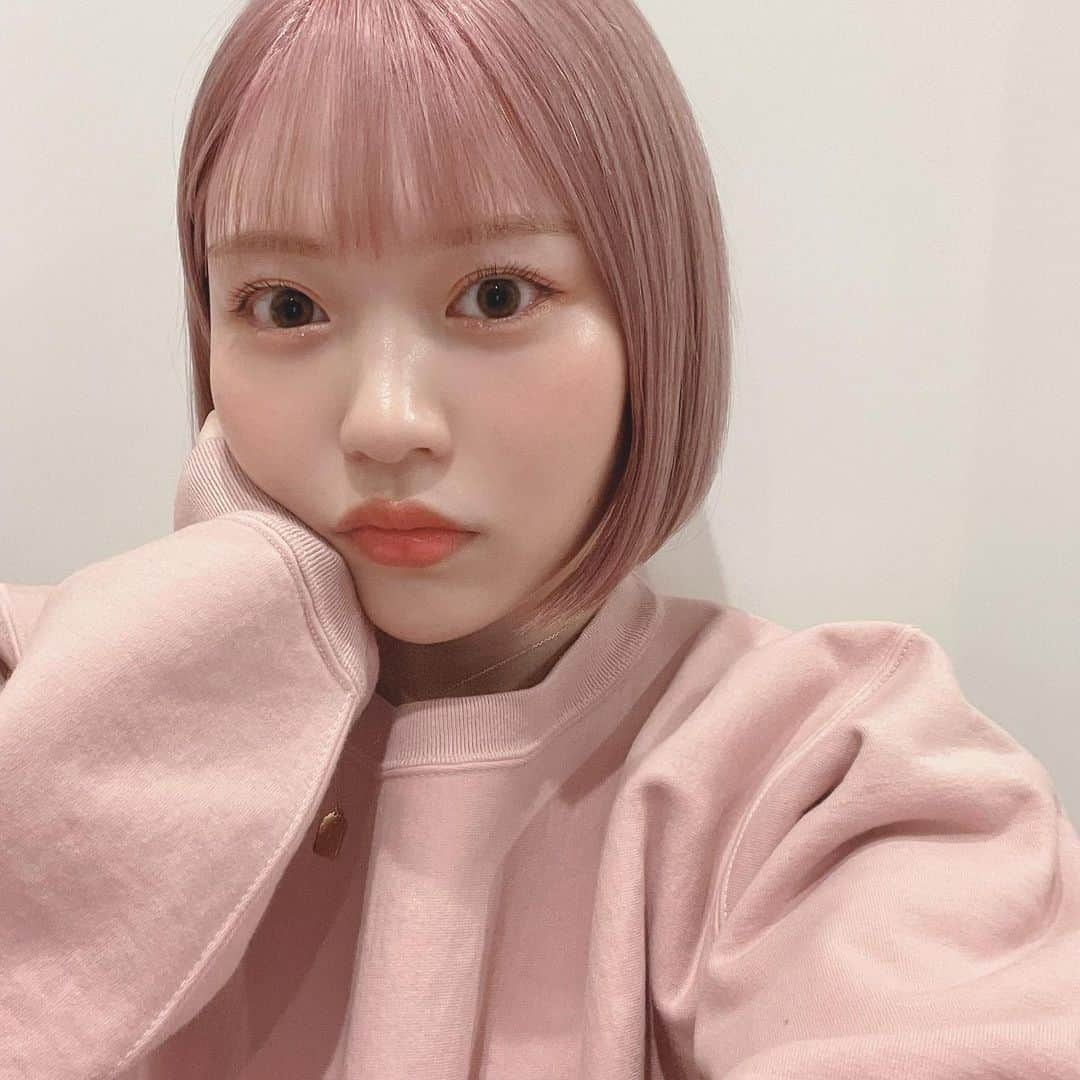 古関れんさんのインスタグラム写真 - (古関れんInstagram)「comeback pink🍑🍑﻿ @risel_samon  ﻿ #pinkhair #newhair #pink」2月27日 22時37分 - renkoseki