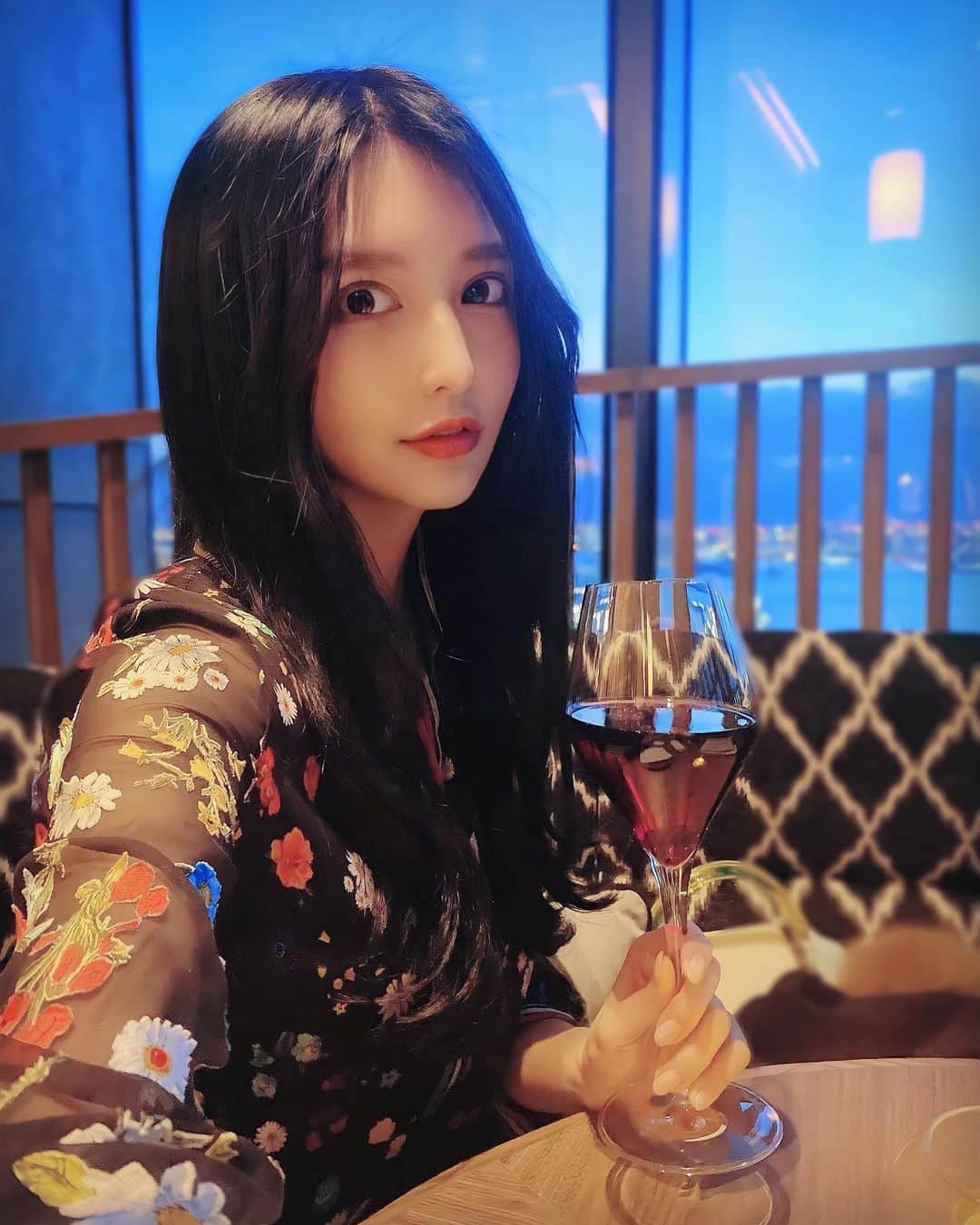 Ninaさんのインスタグラム写真 - (NinaInstagram)「近所なので行ってみたかった所🍷  アラカルトよりコースの方が良かったかも🐈‍⬛  レインボーブリッヂが眺められる景色は100点満点🌃  #豊洲ベイサイドクロス #三井ガーデンホテル豊洲ベイサイドクロス #豊洲ディナー #36階からの夜景 #toyosudinner #ベイサイドクロス豊洲 #夜景の見えるレストラン #イタリアンディナー #l4l #いいね返し」2月27日 22時37分 - axx_711x