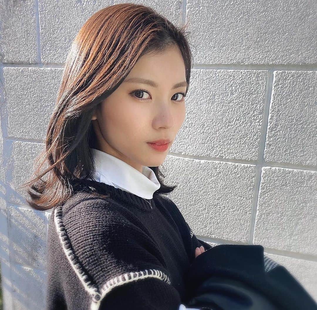 小林玲のインスタグラム：「💇‍♀️💇‍♀️💇‍♀️﻿ ﻿ ﻿ ﻿ 先日ついに！！  人生初カラーです！！✨﻿✨✨ ﻿ ﻿ ﻿ 今回も﻿ @mineyukimorikami さんにお願いしました！﻿ ﻿ ﻿ ﻿ どうかな？？🌸 カラーしばらく楽しみます☺︎♪﻿ ﻿  #new #hair #haircolor  #hairstyle #ミディアムヘア #初カラー #ブリーチなし　#グレージュ #instagood #japan #japanesegirl」
