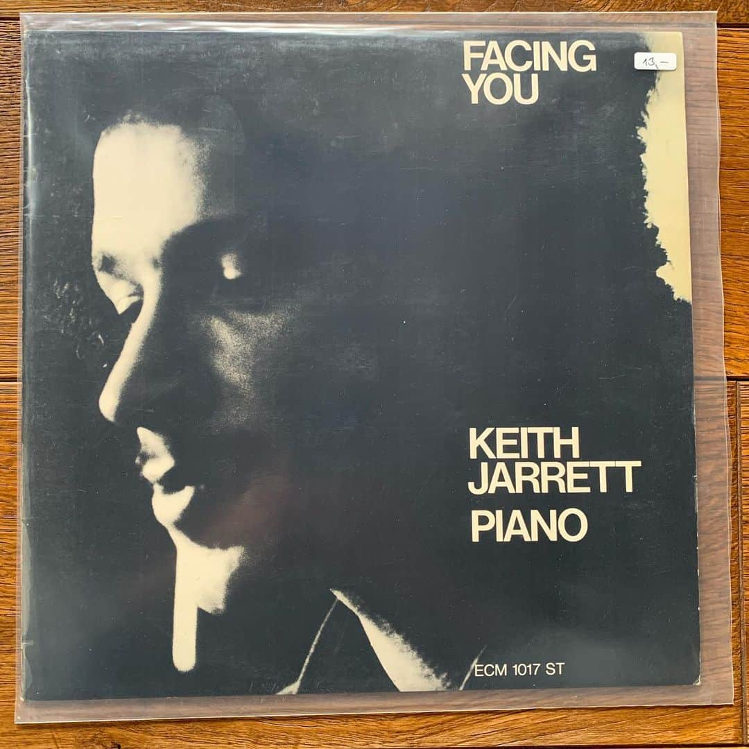 フィンクさんのインスタグラム写真 - (フィンクInstagram)「Just updated the What”s In My Ears playlist on yer Spotify - just a true reflection of what’s been on the fink HQ soundsysten this week - a some ECM love from Jarrett and obviously Corea (RIP) , some nuggets from @gumtakestooth @warpaintwarpaintofficial @floatingpoints - and some beauties from a great little record shopping binge - like a real one - a friend let me in secretly and me and a select group of , frankly, addicts had a delightful dig through a great store - it felt so illegal , like going to a speakeasy or something - whilst the owner stood guard watching the door .... worth it for the Bollywood haul alone - and the delightful Jarrett....  Link in Bio   #illegaldigging #trueunderground」2月27日 23時09分 - finkmusic