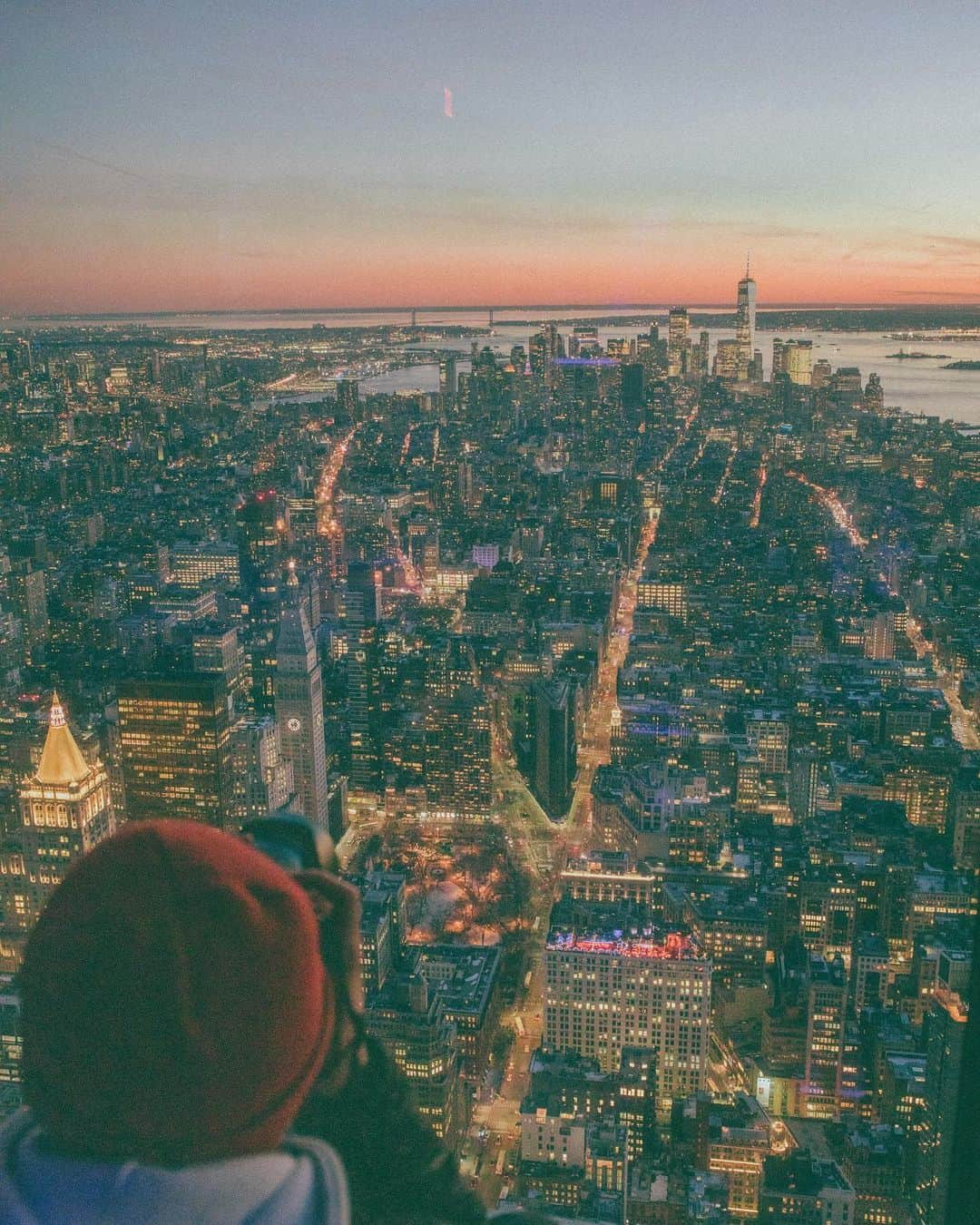 Empire State Buildingのインスタグラム：「Unforgettable ✨ ⠀⠀⠀⠀⠀⠀⠀⠀⠀   📷: @davidslightroom #EmpireStateBuilding」