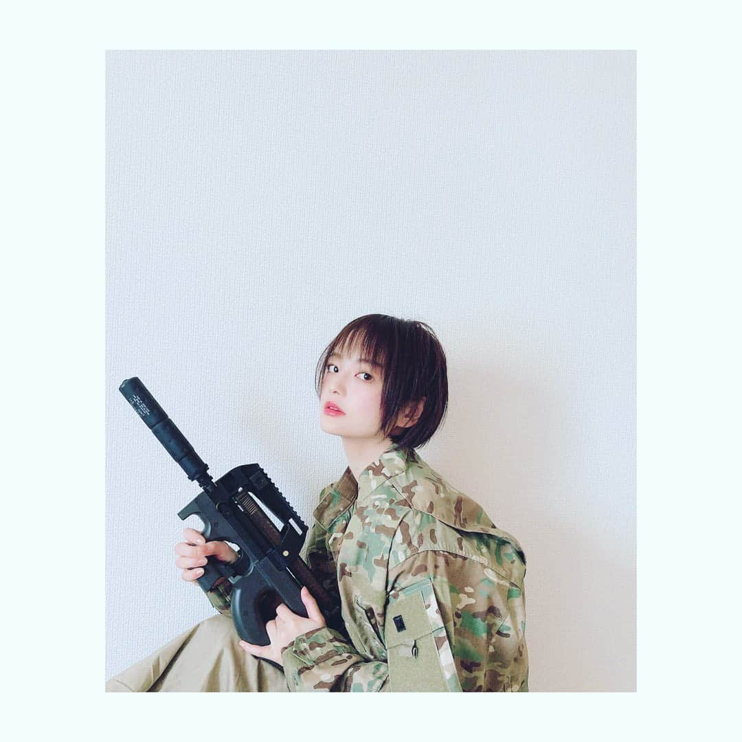 小森真理子さんのインスタグラム写真 - (小森真理子Instagram)「P90  持ち方素人」2月27日 23時22分 - mariko_hiki_komori