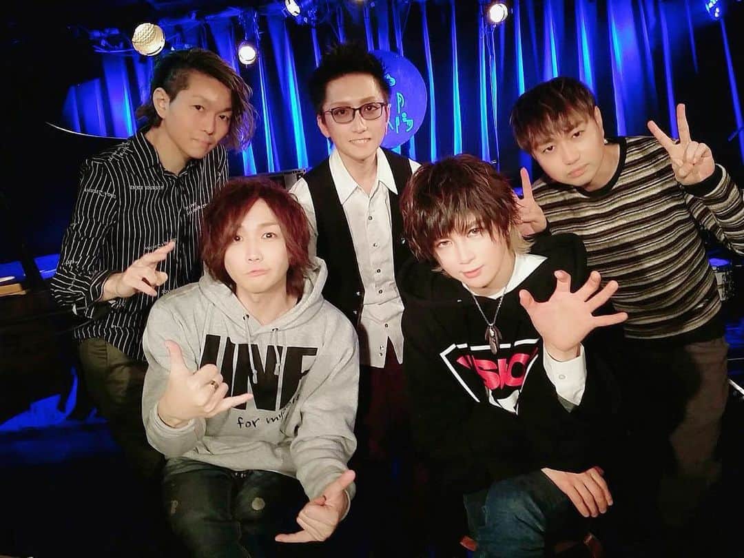 葵のインスタグラム：「向日 葵×NAOKI『ヒョンな昼下がり。4』@真昼の月 夜の太陽 会場の雰囲気も音鳴りもとても好みで気持ち良い時間を過ごせました！」