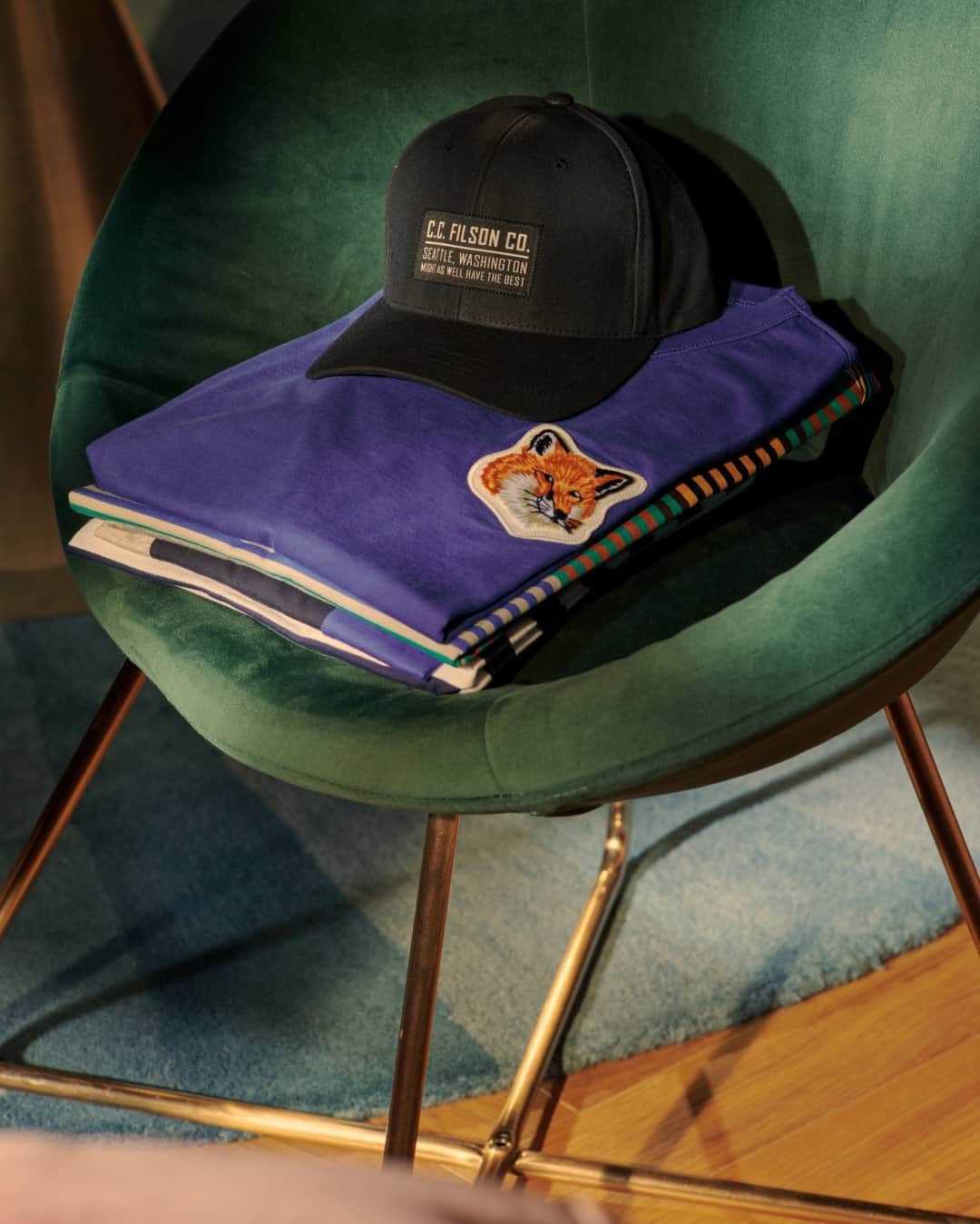 MR PORTERのインスタグラム：「Counting down the days to T-Shirt weather - who's with us? ☀️  Shop the story: MAISON KITSUNÉ - Logo-Appliquéd Cotton-Jersey T-Shirt Logger Appliquéd Waxed-Cotton Baseball Cap」