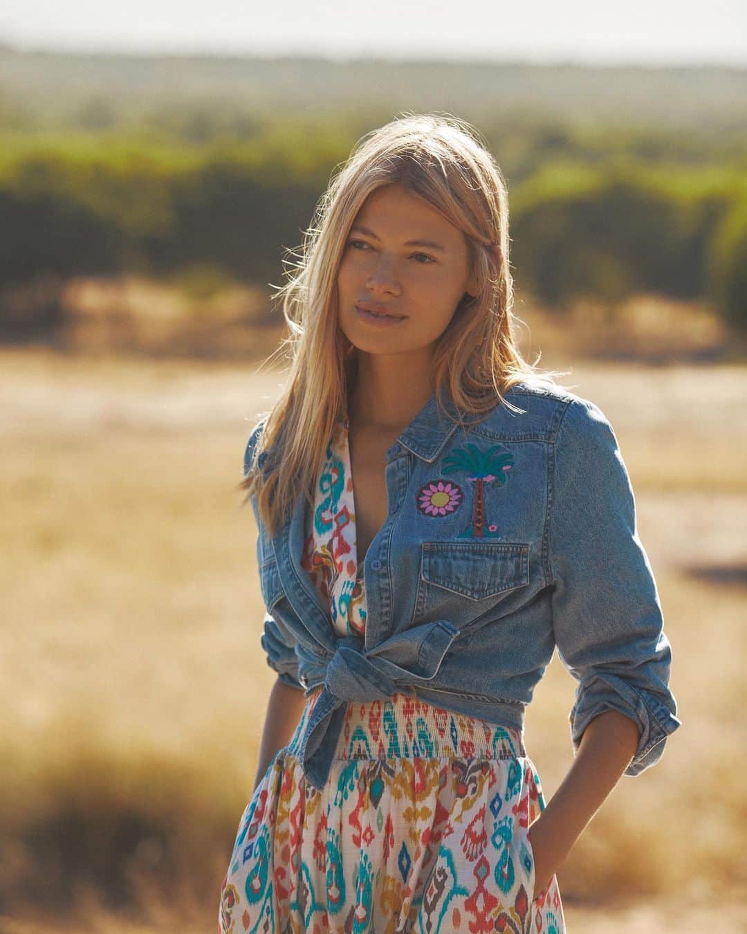 Anthropologieのインスタグラム：「Meet the Felipa Dress — a star when worn solo, or with denim accompaniment 💙❤️ Shop this style and more from our 'Melodic Motifs' collection at the link in our bio!」