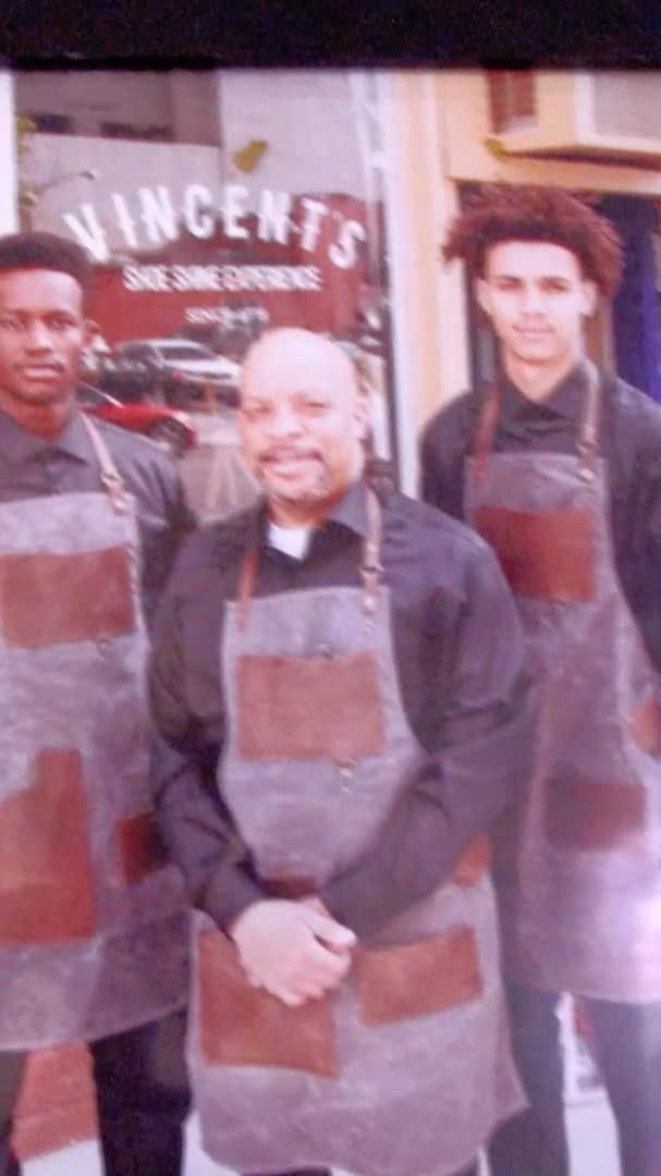コロラド・ロッキーズのインスタグラム：「Vincent Robinson built a flourishing shoe service business over 40+ years. Now he thrives by mentoring the next generation of leaders. Stop by @vincentsshoeshine of Cherry Creek today and you could get some free Rockies gear: vincentsshoeshine.com」