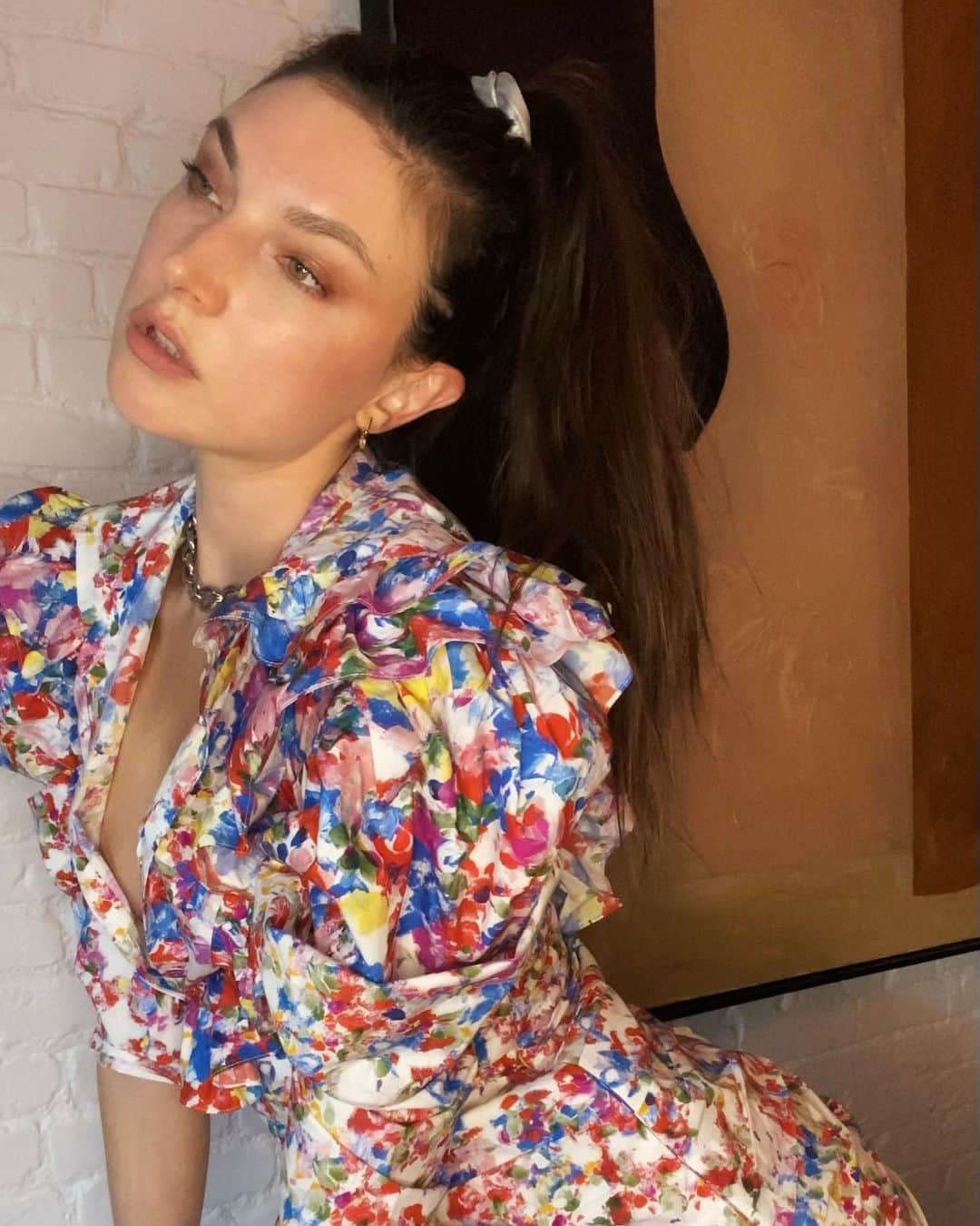 ジャクリーン・ヤブロンスキーのインスタグラム：「DIY Milan street style for the @philosophyofficial show🌷. #PhilosophyOfficial #PHgirls #FW21」
