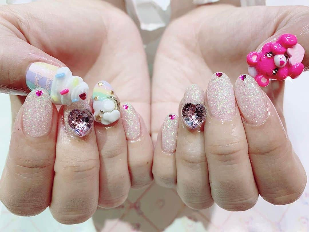 mamijinguのインスタグラム：「@candymiiiki 💖 みきちゃんのニュウ🌈  #jillandlovers #nail #nailart #paragel #gelneil#gel #ネイル #ネイルアート #me #look #love #かわいい」