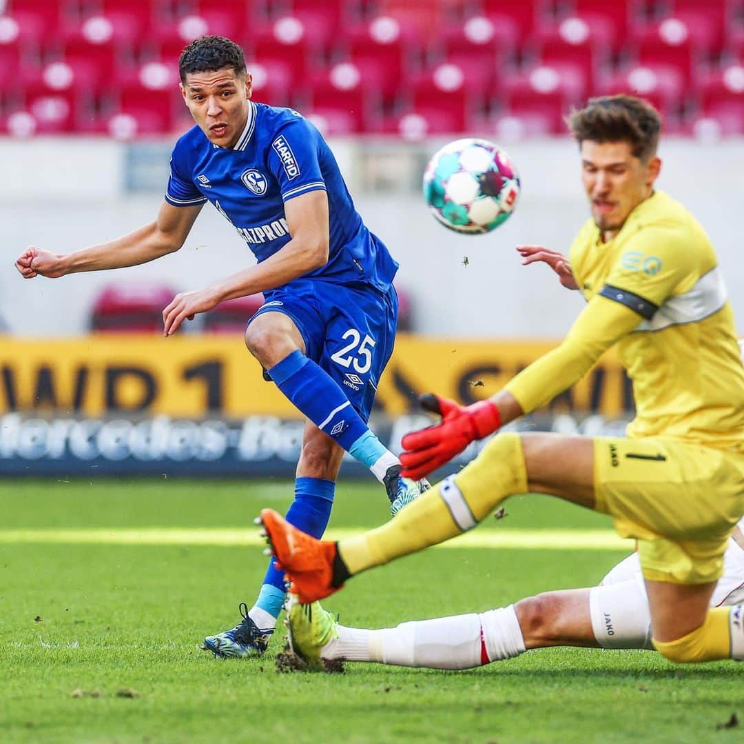 シャルケ04さんのインスタグラム写真 - (シャルケ04Instagram)「📷 HT: #VFBS04 3:1 📷 . . #S04 #Schalke #Knappen #Königsblau #Halftime #🔵⚪️」2月28日 0時27分 - s04