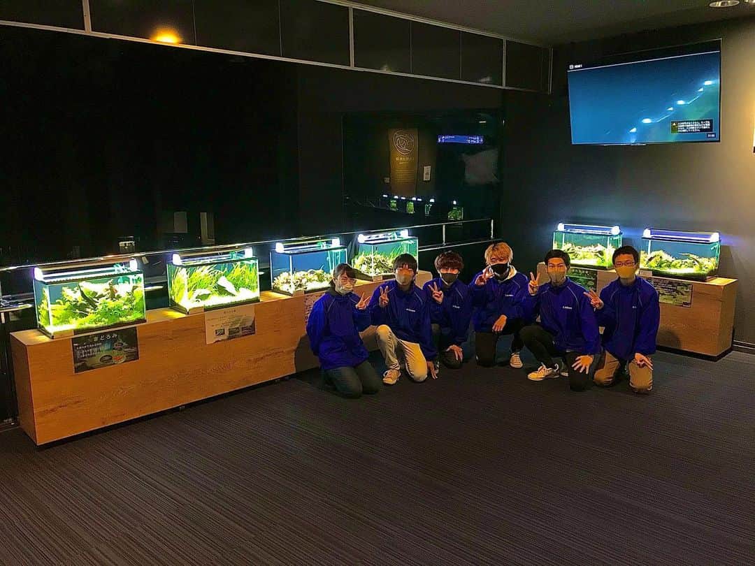 【公式】福岡ECO動物海洋専門学校のインスタグラム：「_ 『マリンワールド海の中道』様にて、学内で選抜された担当水槽6槽の展示をさせて頂いております🐟✨ 来週3/7(日)まで、2F外洋大水槽に隣接したEVホールに展示をしております！！ 来館された際は、是非こちらも見て頂ければ嬉しいです🐡🐠🐟🐬 #福岡ECO動物海洋専門学校 #福岡ECO #水族館アクアリスト専攻 #水草レイアウト #マリンワールド海の中道」