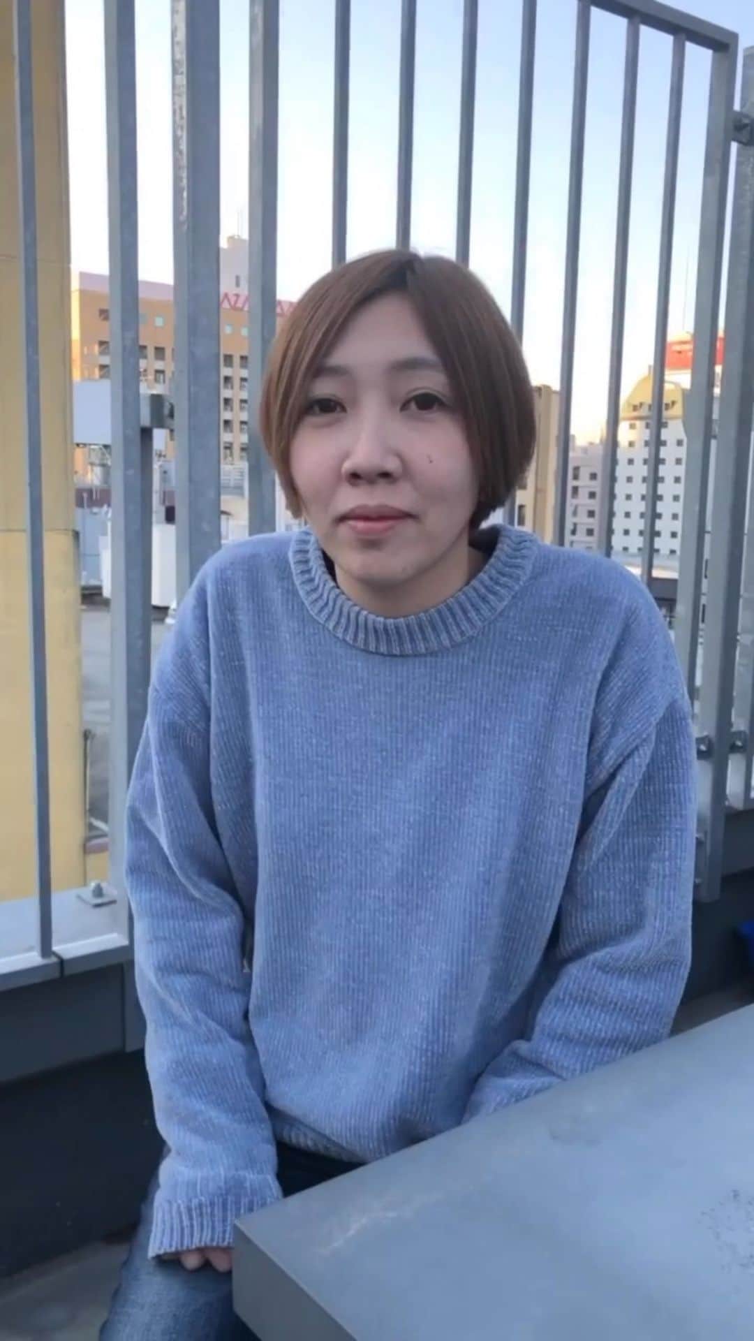 はるのインスタグラム：「#初リール投稿  #リクエストに応える #ポップにリズミカルに即興ダンス #皆さんの目と耳にこびりついて離れませんよーに #リクエストくださった方 #フィーチャーズさんありがとうございました！！！  @featuresjp #フィーチャーズ #features #フジテレビ」