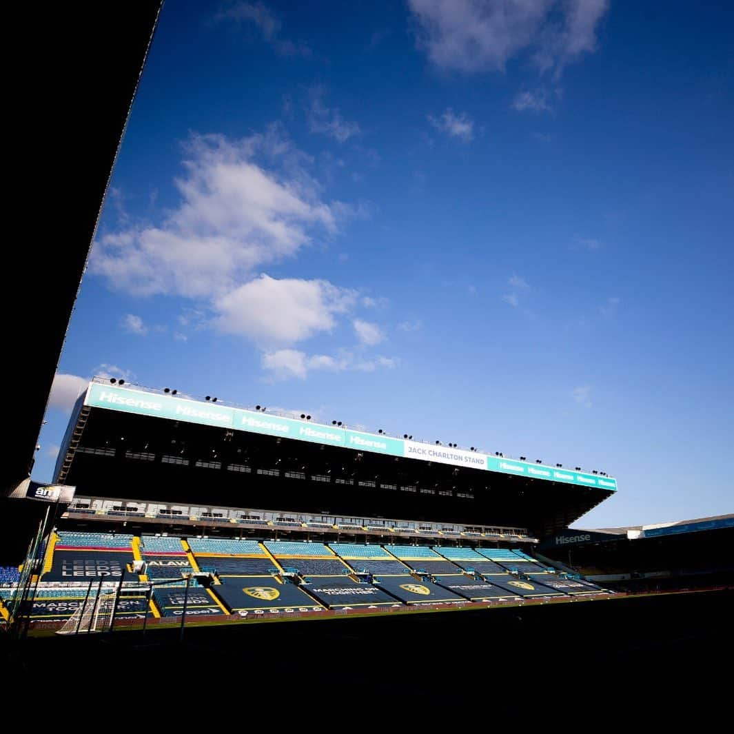 アストン・ヴィラFCさんのインスタグラム写真 - (アストン・ヴィラFCInstagram)「Checking in at Elland Road! ☀️ #LEEAVL #AVFC」2月28日 1時17分 - avfcofficial