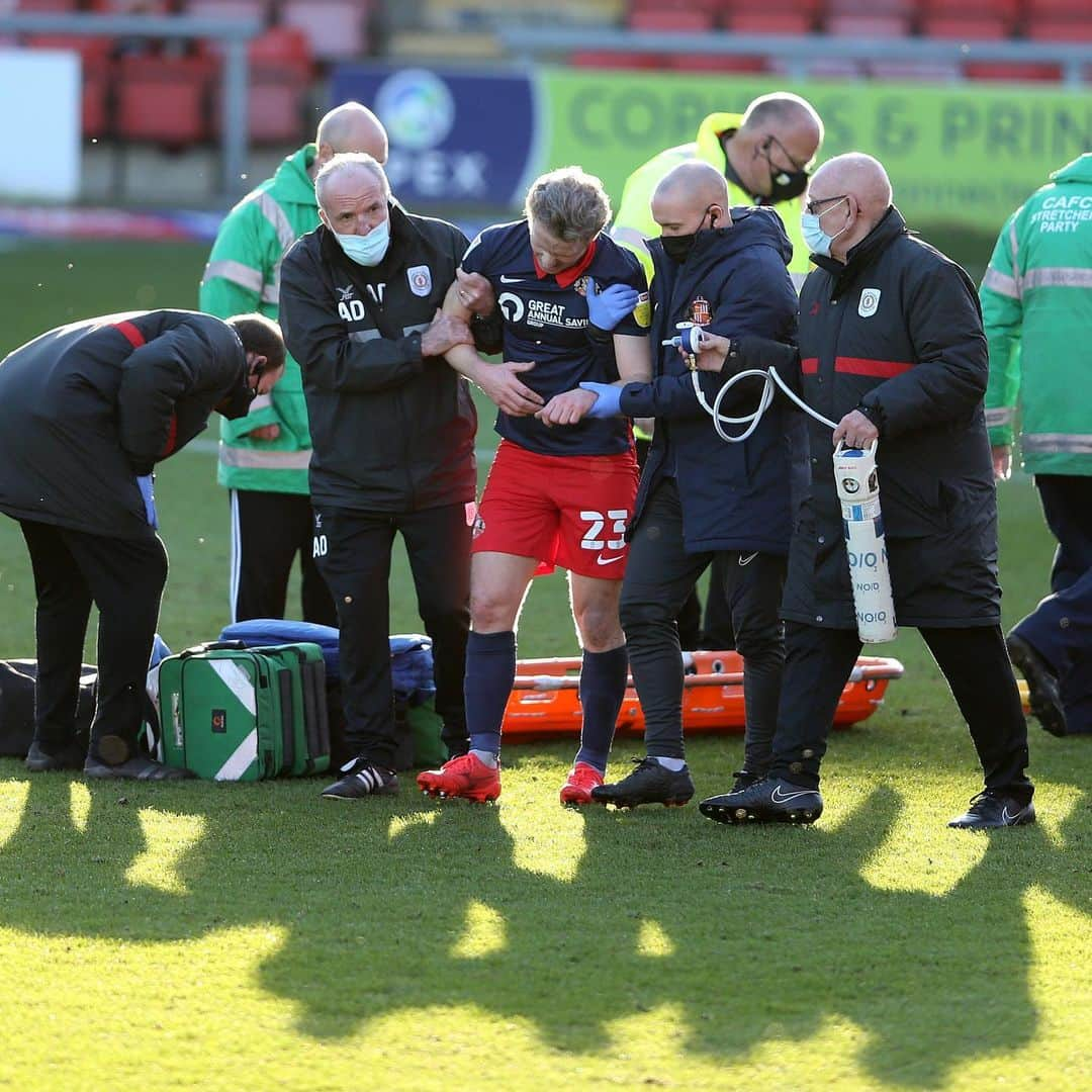 サンダーランドAFCさんのインスタグラム写真 - (サンダーランドAFCInstagram)「Wishing you a speedy recovery, @gleadbitter23 ❤️🤍  #safc」2月28日 1時31分 - sunderlandafcofficial