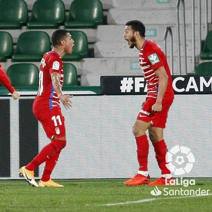 グラナダCFさんのインスタグラム写真 - (グラナダCFInstagram)「🏃🏽🌬️Carrerón de @darwinmachis11 por banda.  🐾 Zarpazo de la pantera @luissuarez.26 .   Así se fabricó la victoria en la primera vuelta 🆚 @elchecfoficial   #GranadaElche #LaLigaSantander」2月28日 1時30分 - granadacf