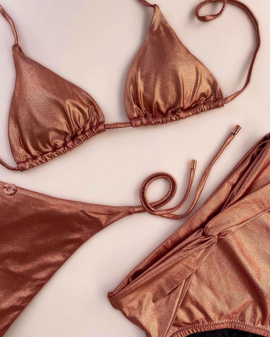オンダデマーのインスタグラム：「Loving our new looks, all in #shinnycooper  Available now at ondademar.com」