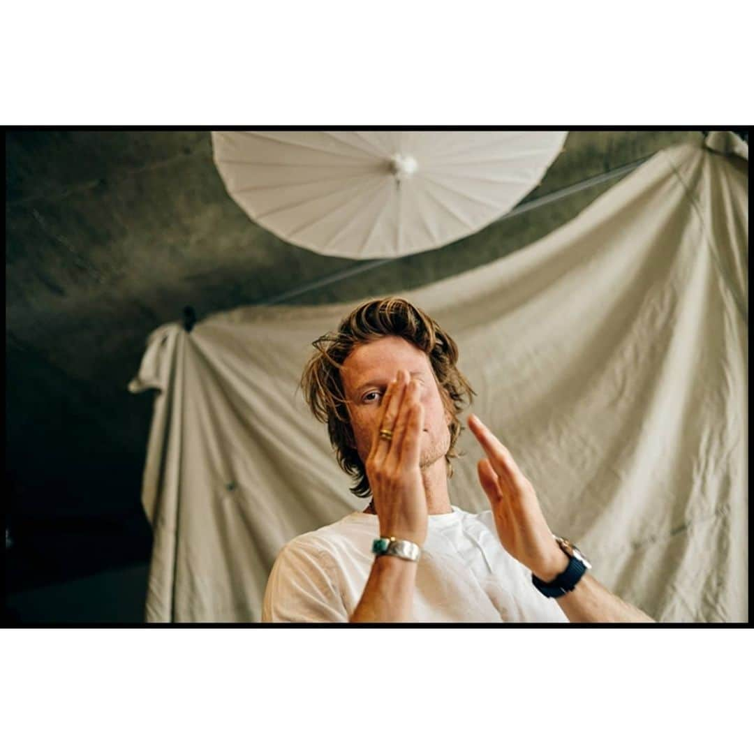 Cory Richardsさんのインスタグラム写真 - (Cory RichardsInstagram)「Me...just me. Thanks @caryjobephotos for sneaking in and getting me at home...it's not an easy accomplishment to photograph someone who's face breaks cameras. In the coming weeks and months I'll be sharing a bit more of 'me'...mostly training, diet, work....and oh yeah, a little Himalayan adventure with @estebantopomena @carla.perez.ec & @tjtriage」2月28日 1時44分 - coryrichards