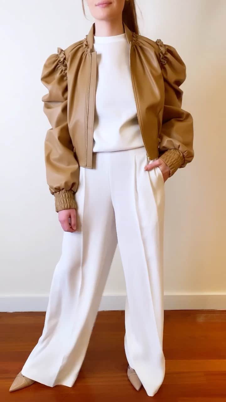 アディアムのインスタグラム：「#ADEAM Basics. Ways to wear our Freesia Pullover.」